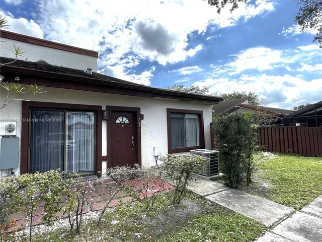 1744 NW 71st Ave # 117, Plantation FL 33313