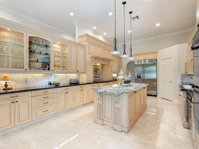 2491 Provence Cir, Weston FL 33327