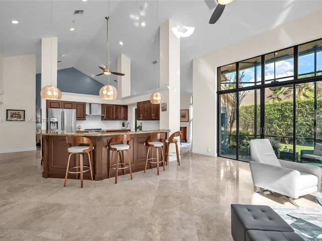 1020 Creekford Dr, Weston FL 33326