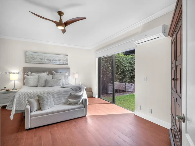 1020 Creekford Dr, Weston FL 33326