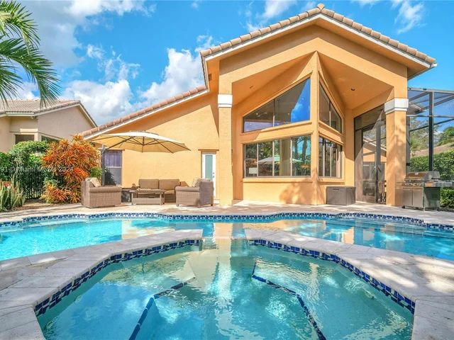 1020 Creekford Dr, Weston FL 33326