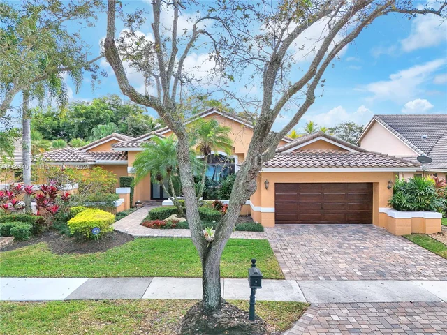 1020 Creekford Dr, Weston FL 33326