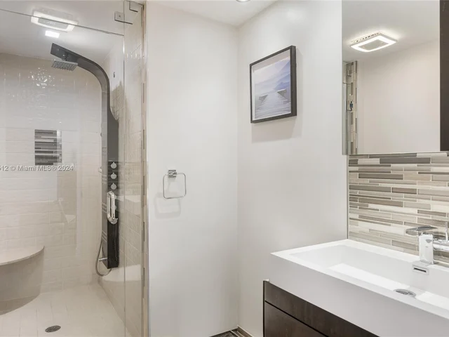 20191 E Country Club Dr # 2704, Aventura FL 33180