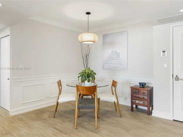 20191 E Country Club Dr # 2704, Aventura FL 33180