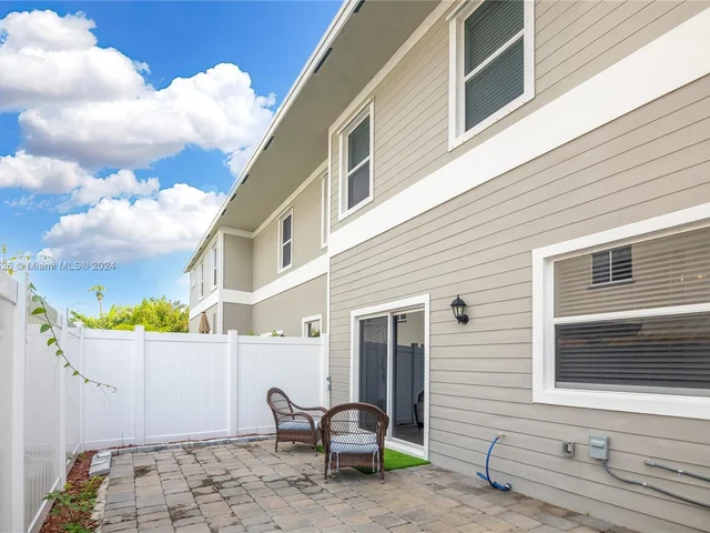 1714 SE 9th Ave, Homestead FL 33034