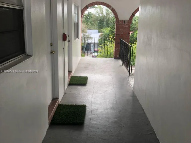 2415 Lincoln St # 305, Hollywood FL 33020