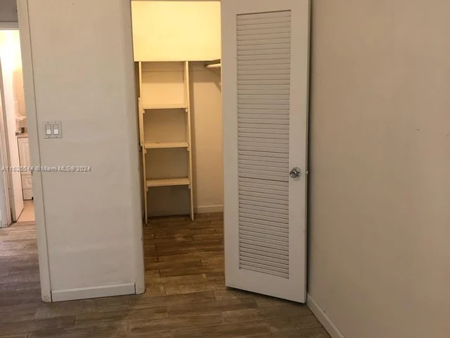 2415 Lincoln St # 305, Hollywood FL 33020