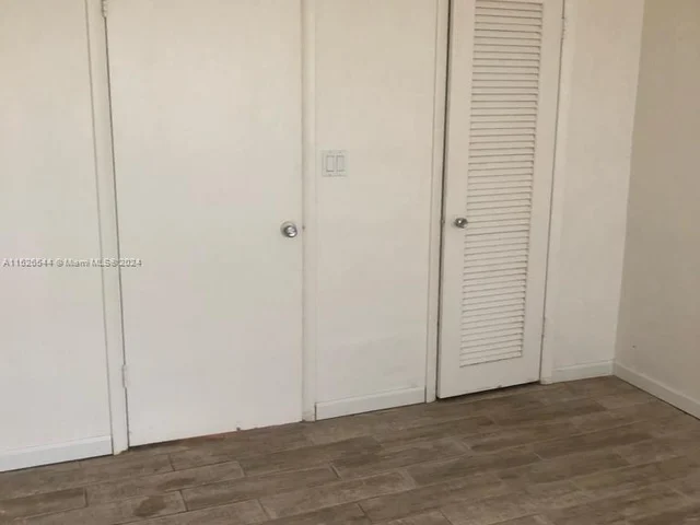 2415 Lincoln St # 305, Hollywood FL 33020