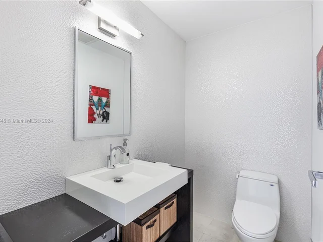 5001 SW 76th St, Miami FL 33143