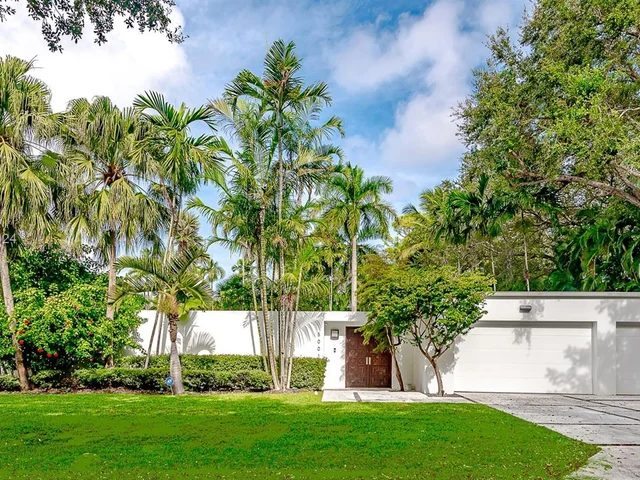 5001 SW 76th St, Miami FL 33143