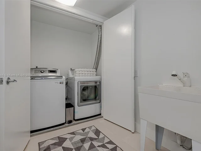 5001 SW 76th St, Miami FL 33143