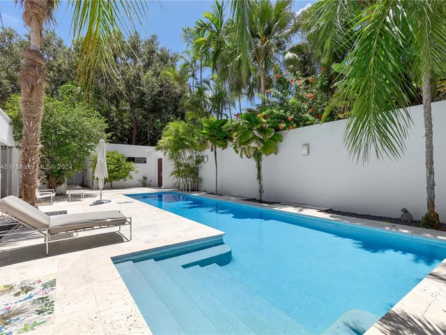 5001 SW 76th St, Miami FL 33143