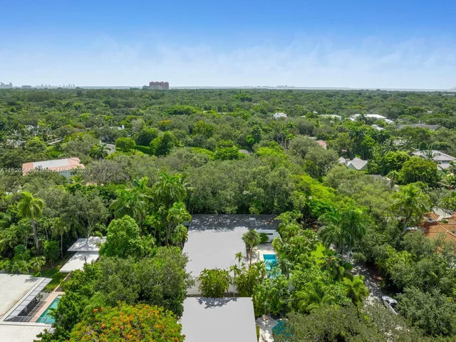 5001 SW 76th St, Miami FL 33143