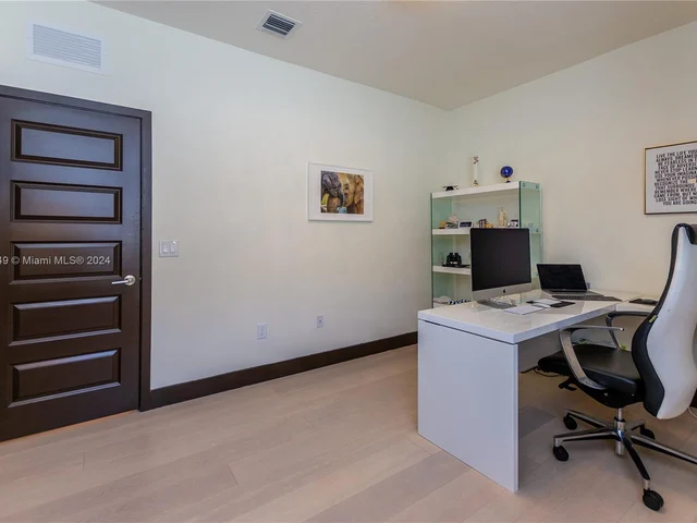 8814 NW 154th Ter, Miami Lakes FL 33018