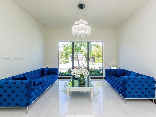 8814 NW 154th Ter, Miami Lakes FL 33018