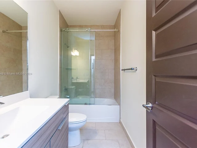 8814 NW 154th Ter, Miami Lakes FL 33018