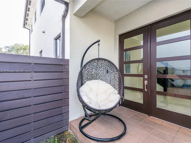 8814 NW 154th Ter, Miami Lakes FL 33018