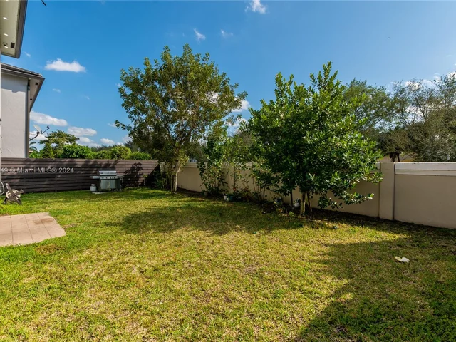 8814 NW 154th Ter, Miami Lakes FL 33018