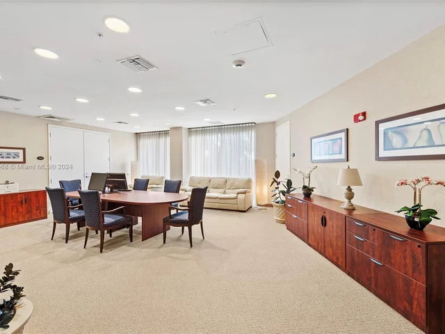 19501 W Country Club Dr # 715, Aventura FL 33180