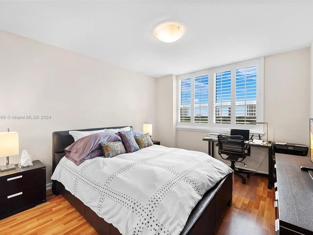 19501 W Country Club Dr # 715, Aventura FL 33180