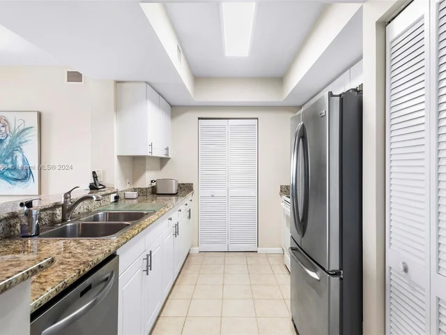 19501 W Country Club Dr # 715, Aventura FL 33180