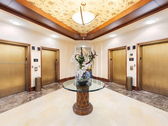 19501 W Country Club Dr # 715, Aventura FL 33180