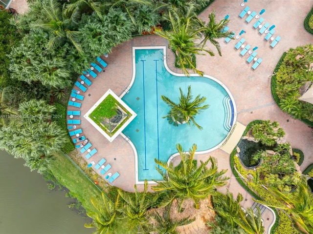 19501 W Country Club Dr # 715, Aventura FL 33180