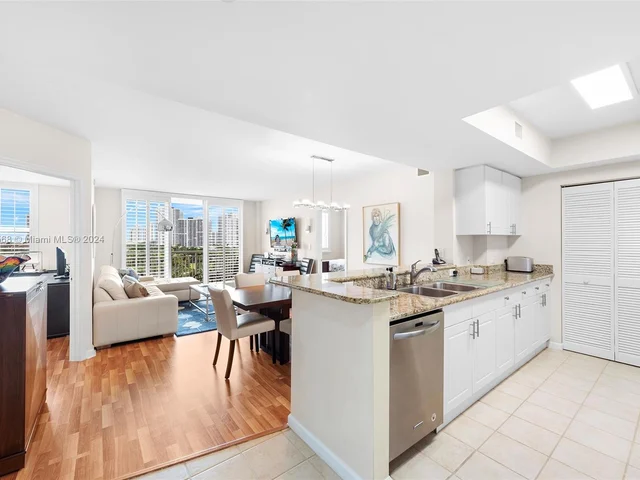 19501 W Country Club Dr # 715, Aventura FL 33180