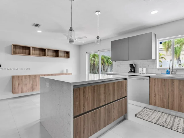 617 NW 30th Ct, Wilton Manors FL 33311