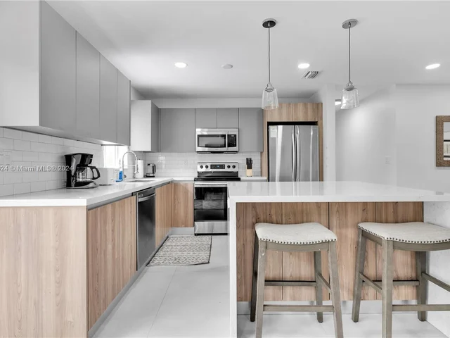 617 NW 30th Ct, Wilton Manors FL 33311