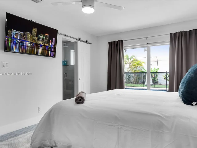 617 NW 30th Ct, Wilton Manors FL 33311