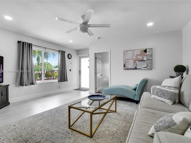 617 NW 30th Ct, Wilton Manors FL 33311