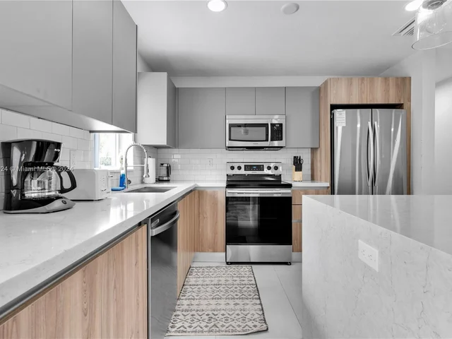 617 NW 30th Ct, Wilton Manors FL 33311