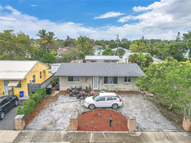 1227 N E St, Lake Worth FL 33460
