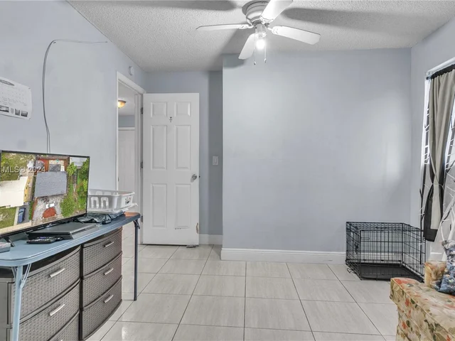 1227 N E St, Lake Worth FL 33460