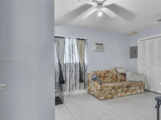 1227 N E St, Lake Worth FL 33460