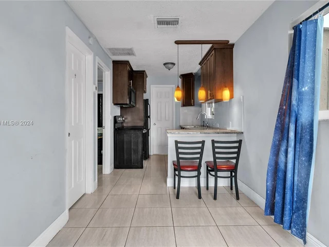 1227 N E St, Lake Worth FL 33460