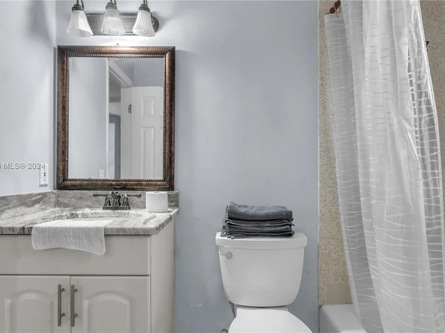 1227 N E St, Lake Worth FL 33460