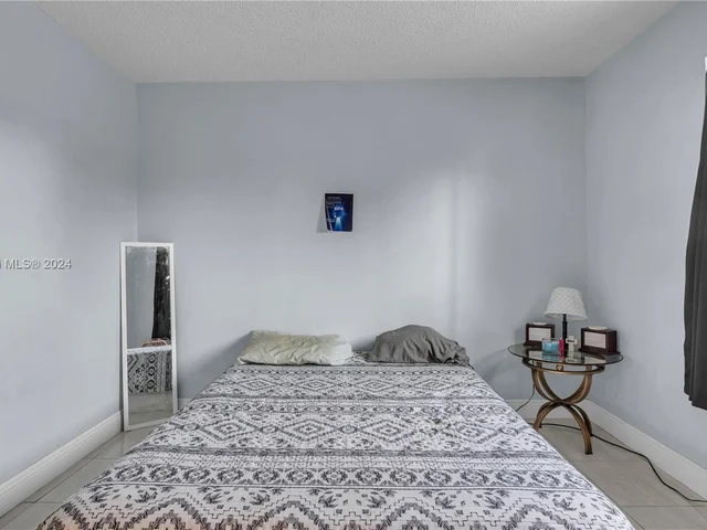 1227 N E St, Lake Worth FL 33460