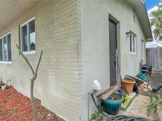 1227 N E St, Lake Worth FL 33460