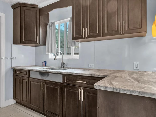 1227 N E St, Lake Worth FL 33460