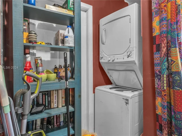 1227 N E St, Lake Worth FL 33460