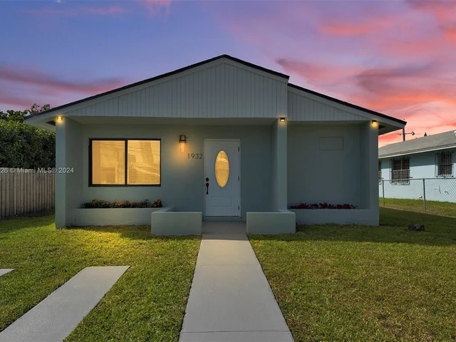1932 NW 2nd Ct, Miami FL 33136