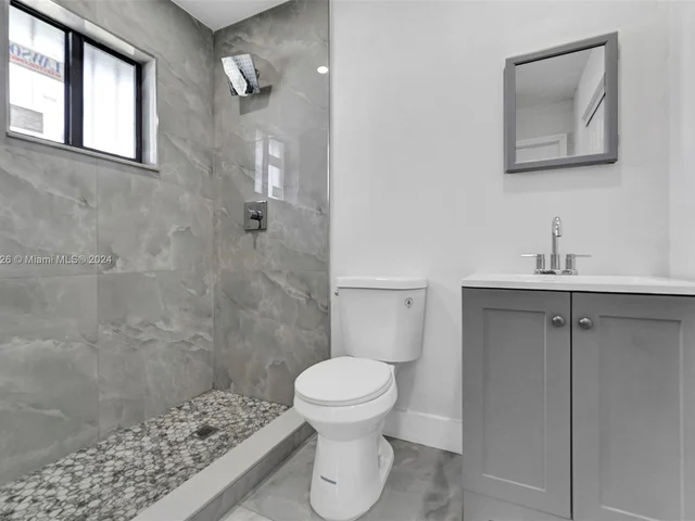 1932 NW 2nd Ct, Miami FL 33136