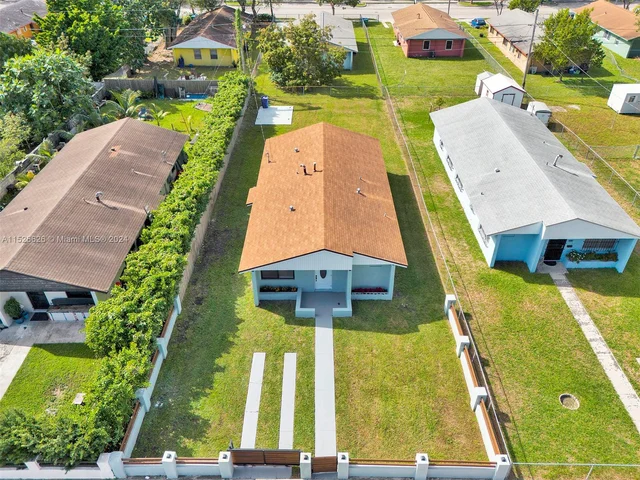 1932 NW 2nd Ct, Miami FL 33136