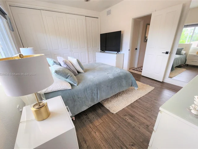 2881 NE 32nd St # 318, Fort Lauderdale FL 33306