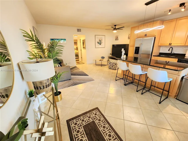 2881 NE 32nd St # 318, Fort Lauderdale FL 33306