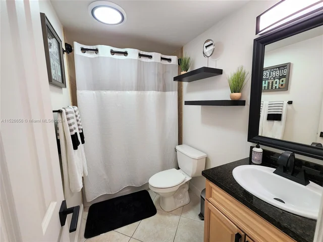 2881 NE 32nd St # 318, Fort Lauderdale FL 33306