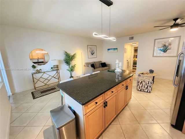 2881 NE 32nd St # 318, Fort Lauderdale FL 33306