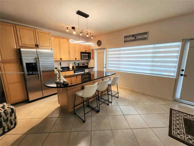 2881 NE 32nd St # 318, Fort Lauderdale FL 33306